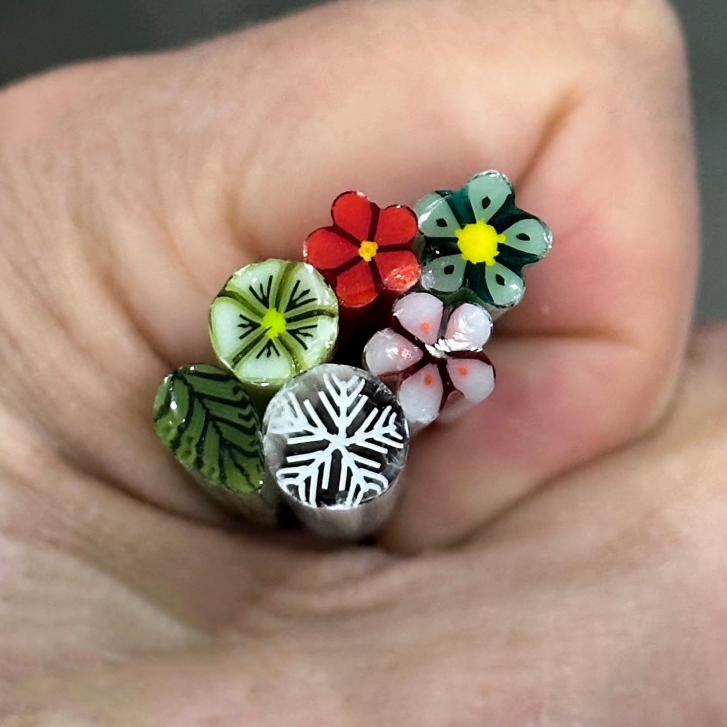 Holiday Mix coe 90 FLOWER AND DESIGN MIX