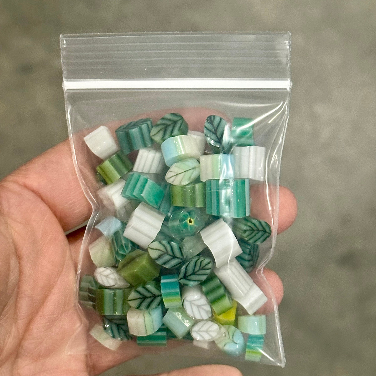 Leaf Me Bee 2oz coe 90 Murrini Chunk Mix