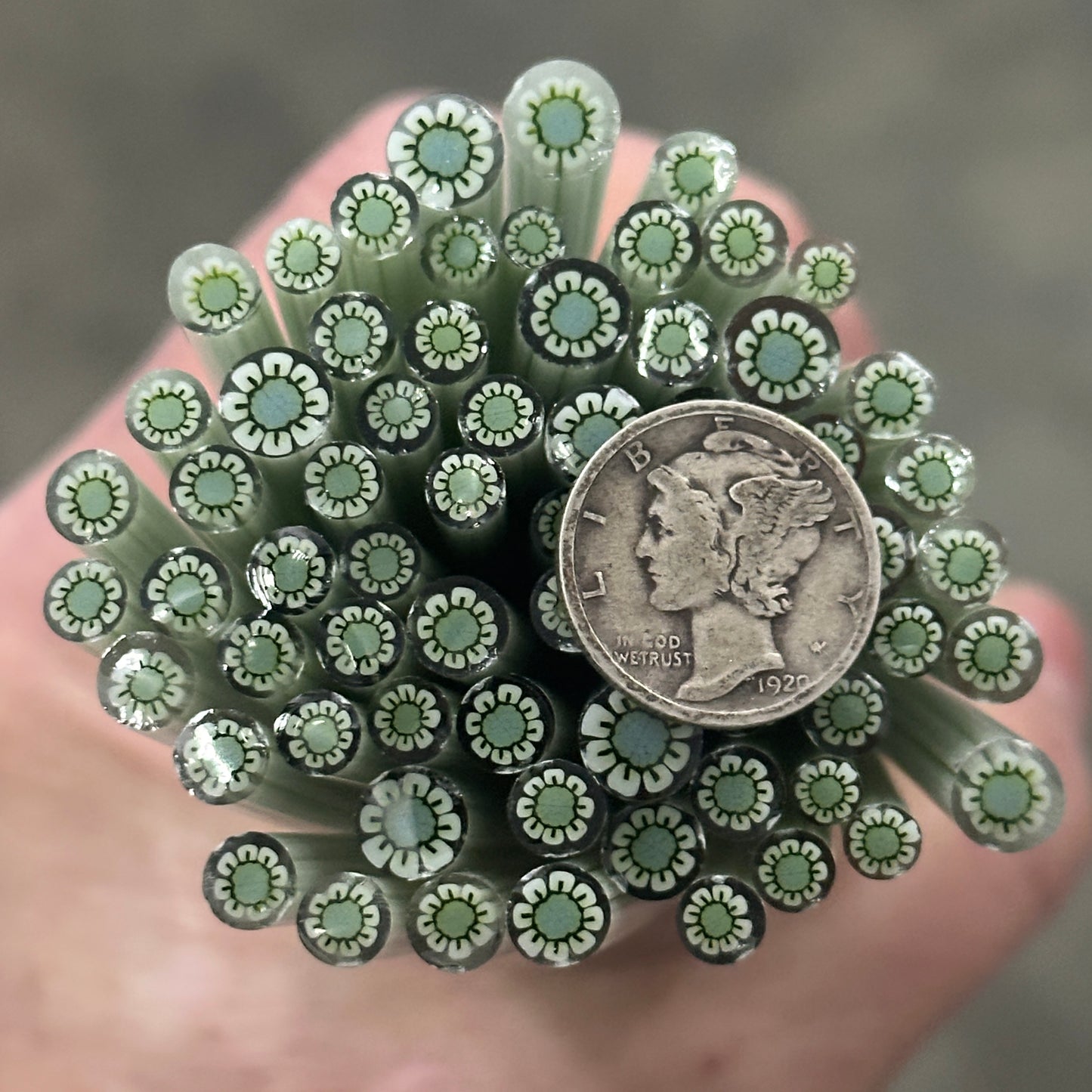 Tiny Green Daisies 1oz coe 90 Flower Murrini TINY RODS (NOON)